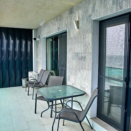 Sea View 3*