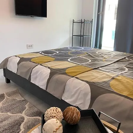 Aparthotel Sea View 3*